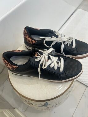 Universal Thread Black Sneakers with Leopard Heel Detail